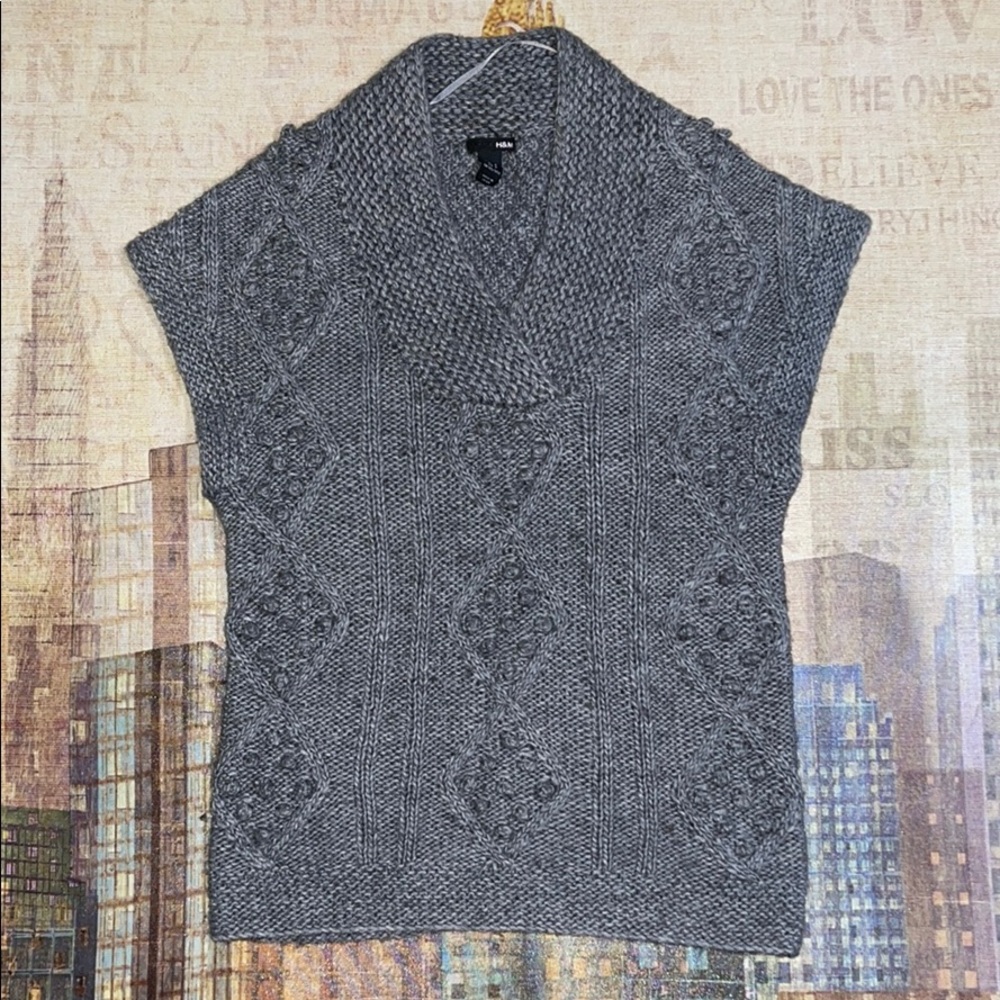 H&M Knitted Sweater Vest
